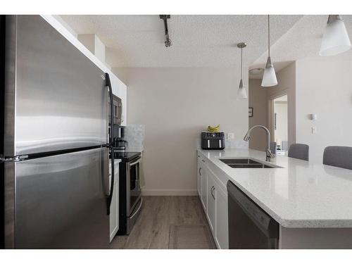 412-136B Sandpiper Road, Fort Mcmurray, AB - Indoor Photo Showing Kitchen With Double Sink