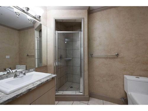 102-9918 Gordon Avenue, Fort Mcmurray, AB - Indoor Photo Showing Bathroom