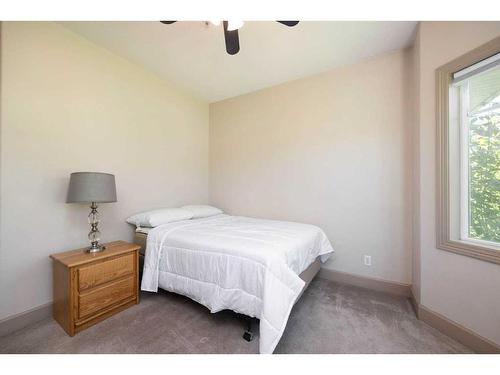 102-9918 Gordon Avenue, Fort Mcmurray, AB - Indoor Photo Showing Bedroom