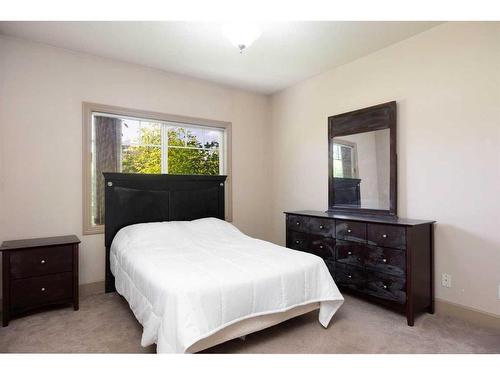 102-9918 Gordon Avenue, Fort Mcmurray, AB - Indoor Photo Showing Bedroom