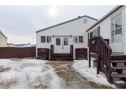 121 Grant Bay, Fort Mcmurray, AB - Outdoor