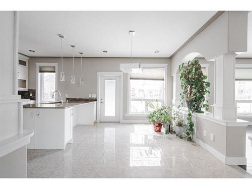 276 Sandpiper Road, Fort Mcmurray, AB - Indoor Photo Showing Kitchen With Upgraded Kitchen