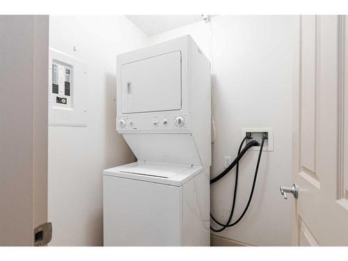 302-9918 Gordon Avenue, Fort Mcmurray, AB - Indoor Photo Showing Laundry Room