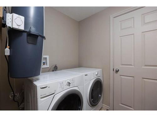 189 Sandstone Lane, Fort Mcmurray, AB - Indoor Photo Showing Laundry Room