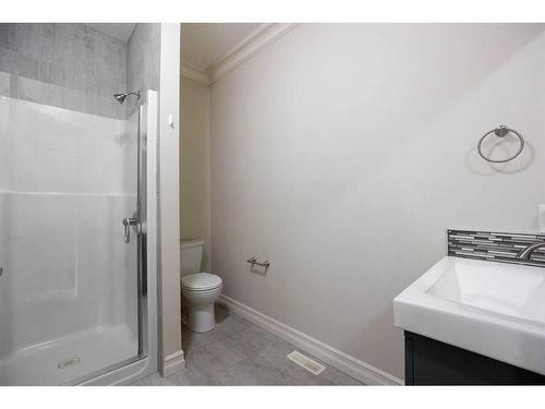 136 Gravelstone Road, Fort Mcmurray, AB - Indoor Photo Showing Bathroom