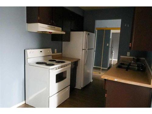 303-10014 Morrison Street, Fort Mcmurray, AB - Indoor Photo Showing Kitchen