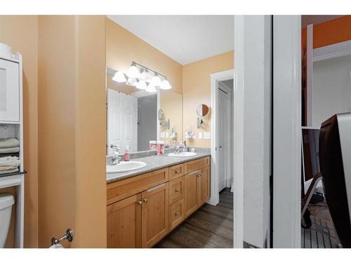 160 O'Coffey Crescent, Fort Mcmurray, AB - Indoor Photo Showing Bathroom