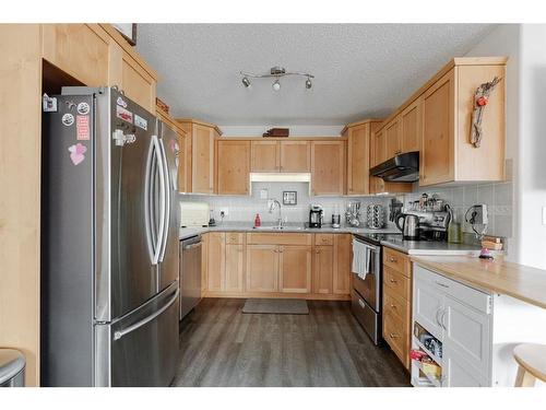 160 O'Coffey Crescent, Fort Mcmurray, AB - Indoor Photo Showing Kitchen