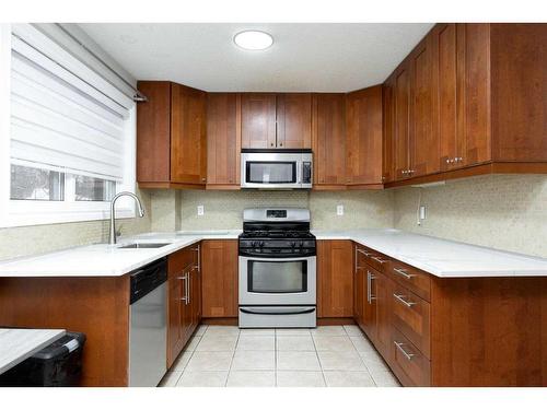 110 Ross Street, Fort Mcmurray, AB - Indoor Photo Showing Kitchen