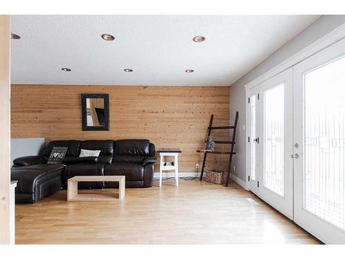 197 Ross Haven Drive, Fort Mcmurray, AB - Indoor Photo Showing Other Room