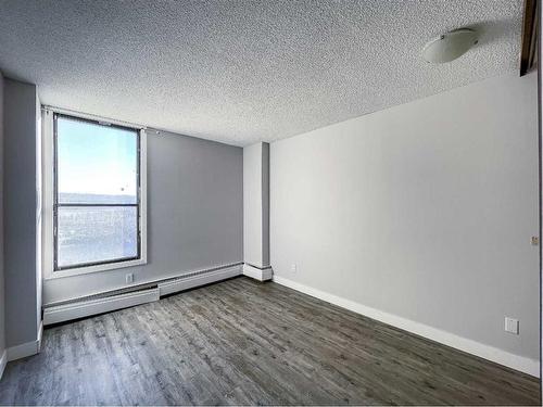 711-13221 Macdonald Drive, Fort Mcmurray, AB - Indoor Photo Showing Other Room