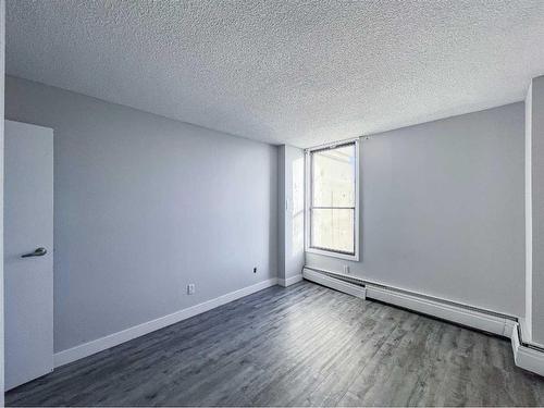 711-13221 Macdonald Drive, Fort Mcmurray, AB - Indoor Photo Showing Other Room