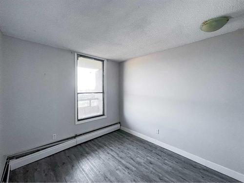 711-13221 Macdonald Drive, Fort Mcmurray, AB - Indoor Photo Showing Other Room