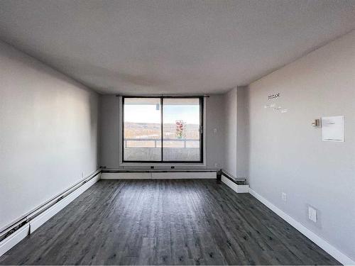 711-13221 Macdonald Drive, Fort Mcmurray, AB - Indoor Photo Showing Other Room