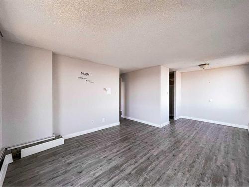 711-13221 Macdonald Drive, Fort Mcmurray, AB - Indoor Photo Showing Other Room