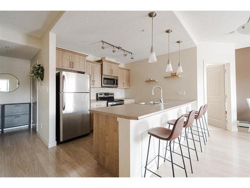 2115-204 Sparrow Hawk Drive, Fort Mcmurray, AB - Indoor Photo Showing Kitchen With Stainless Steel Kitchen With Upgraded Kitchen