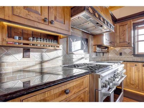 173 Sommer Way, Saprae Creek, AB - Indoor Photo Showing Kitchen