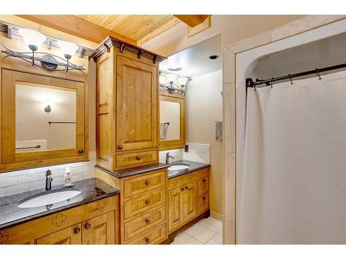 173 Sommer Way, Saprae Creek, AB - Indoor Photo Showing Bathroom