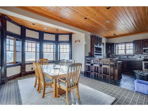 173 Sommer Way, Saprae Creek, AB - Indoor Photo Showing Dining Room