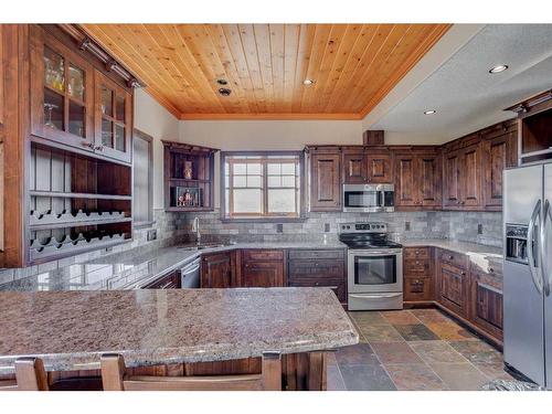 173 Sommer Way, Saprae Creek, AB - Indoor Photo Showing Kitchen With Double Sink