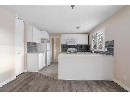 55 Fitzsimmons Avenue, Fort Mcmurray, AB - Indoor Photo Showing Kitchen