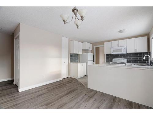 55 Fitzsimmons Avenue, Fort Mcmurray, AB - Indoor Photo Showing Kitchen