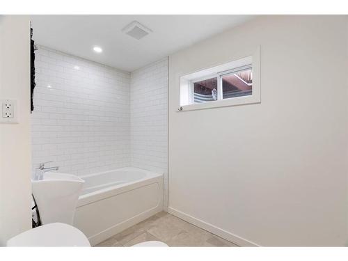 55 Fitzsimmons Avenue, Fort Mcmurray, AB - Indoor Photo Showing Bathroom