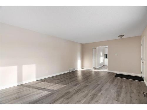 55 Fitzsimmons Avenue, Fort Mcmurray, AB - Indoor Photo Showing Other Room