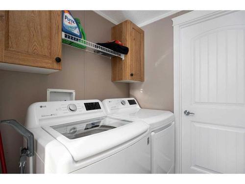 120 Hunter Street, Fort Mcmurray, AB - Indoor Photo Showing Laundry Room