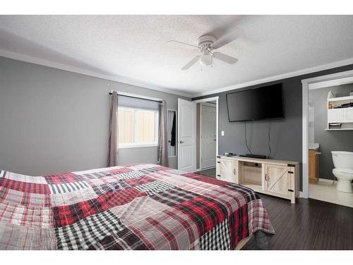 120 Hunter Street, Fort Mcmurray, AB - Indoor Photo Showing Bedroom