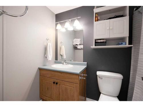 120 Hunter Street, Fort Mcmurray, AB - Indoor Photo Showing Bathroom