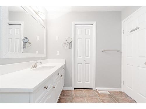 124 Fox Crescent, Fort Mcmurray, AB - Indoor Photo Showing Bathroom