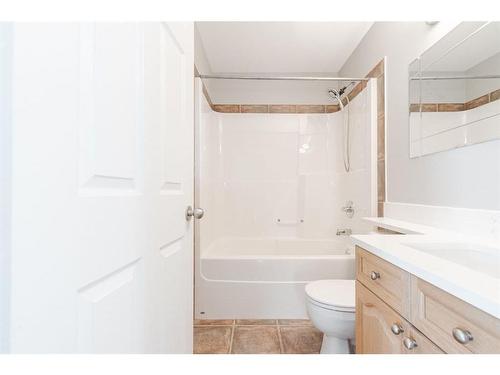 124 Fox Crescent, Fort Mcmurray, AB - Indoor Photo Showing Bathroom