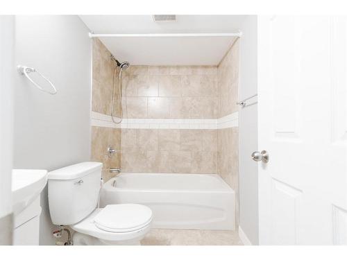 124 Fox Crescent, Fort Mcmurray, AB - Indoor Photo Showing Bathroom