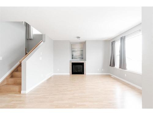 124 Fox Crescent, Fort Mcmurray, AB - Indoor Photo Showing Kitchen