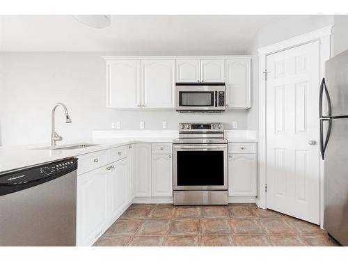 124 Fox Crescent, Fort Mcmurray, AB - Indoor Photo Showing Kitchen With Stainless Steel Kitchen