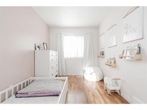 104 Swanson Crescent, Fort Mcmurray, AB - Indoor Photo Showing Bedroom