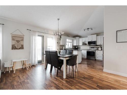 104 Swanson Crescent, Fort Mcmurray, AB - Indoor Photo Showing Dining Room