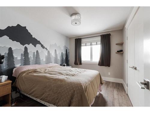 162 Athabasca Crescent, Fort Mcmurray, AB - Indoor Photo Showing Bedroom