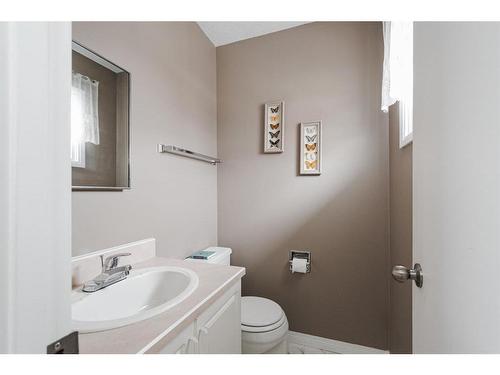 125 Silvertip Place, Fort Mcmurray, AB - Indoor Photo Showing Bathroom