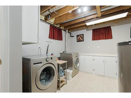 125 Silvertip Place, Fort Mcmurray, AB - Indoor Photo Showing Laundry Room