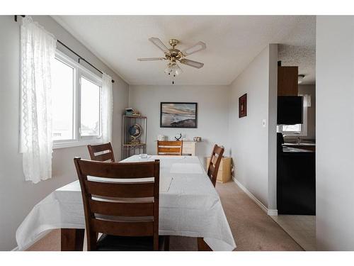 125 Silvertip Place, Fort Mcmurray, AB - Indoor Photo Showing Dining Room