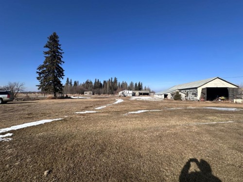 4902 50 Ave, Grassland, AB 