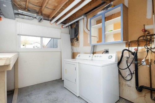 357 Ross Haven Drive, Fort Mcmurray, AB - Indoor Photo Showing Laundry Room