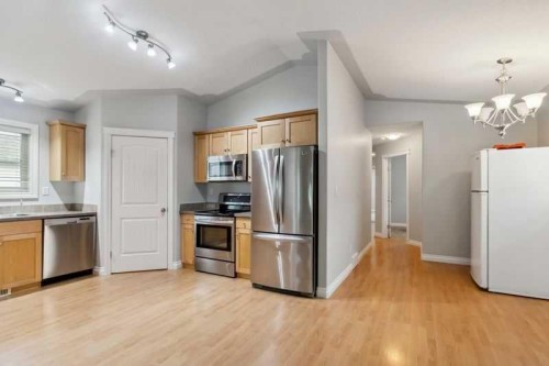 221 Ash Way, Fort Mcmurray, AB - Indoor Photo Showing Kitchen