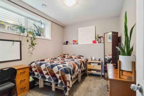 221 Ash Way, Fort Mcmurray, AB - Indoor Photo Showing Bedroom