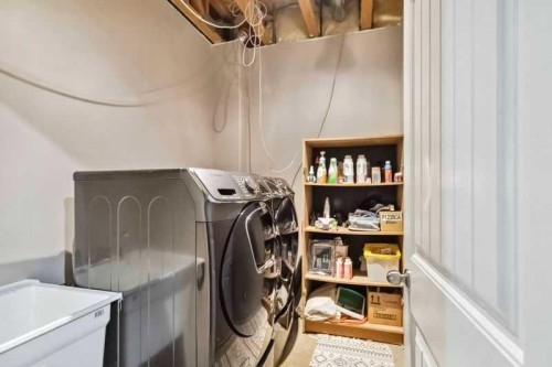 221 Ash Way, Fort Mcmurray, AB - Indoor Photo Showing Laundry Room