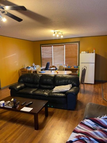 124 Singer Drive, Anzac, AB - Indoor Photo Showing Living Room