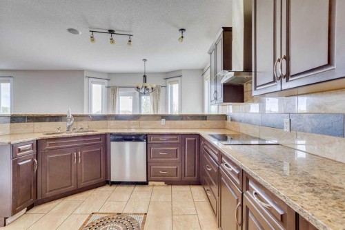 404 Killdeer Way, Fort Mcmurray, AB - Indoor Photo Showing Kitchen