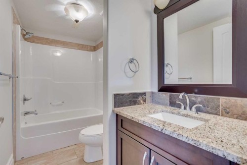 404 Killdeer Way, Fort Mcmurray, AB - Indoor Photo Showing Bathroom